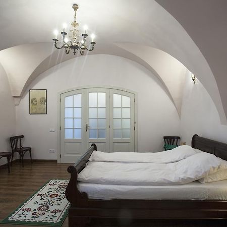 Green Door Apartment سيبيو الغرفة الصورة