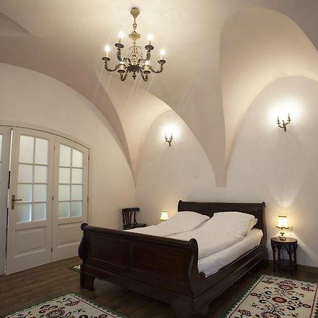 Green Door Apartment سيبيو الغرفة الصورة